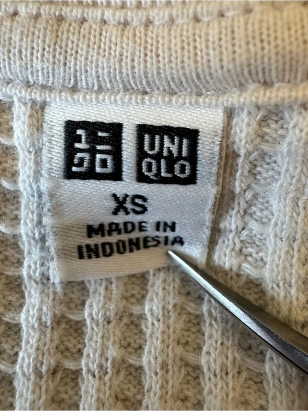 Uniqlo -  Cream Waffle Knit Long Sleeve Top - Women’s XS - Cozy Minimal Basic - Picture 6 of 11